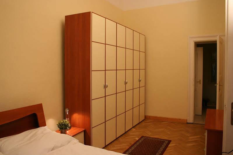 Hostel Walking Bed Budapest Downtown Exterior foto