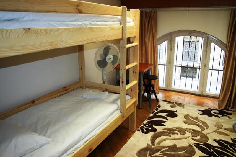 Hostel Walking Bed Budapest Downtown Exterior foto